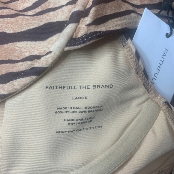 Faithfull The Brand Large Lavande Bikini Top Underwire Wyldie Animal Print - Picture 10 of 11